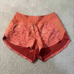 Outdoor Voices Hudson 2.5” Running Shorts Women’s Small Orange Red Pattern Print